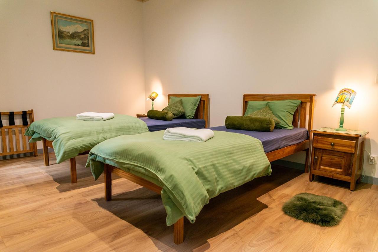 Sanskriti Hotel Scionzier Luaran gambar